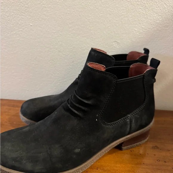 Dansko Black Ankle Boots - Picture 6 of 6